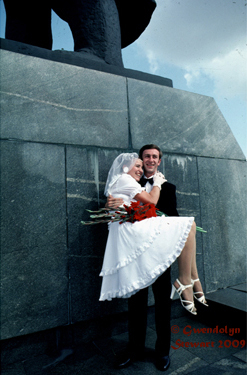 Wedding
Couple at the Feet of Lenin, Novosibirsk (Russia), USSR, 1984; Photographed
by Gwendolyn Stewart, c. 2009; All Rights Reserved